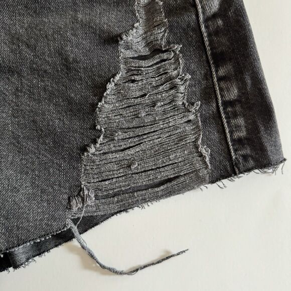 NWT  TOPSHOP Womens 6 Distressed Cut Off Shorts Distressed Raw Hem Black - Picture 2 of 7